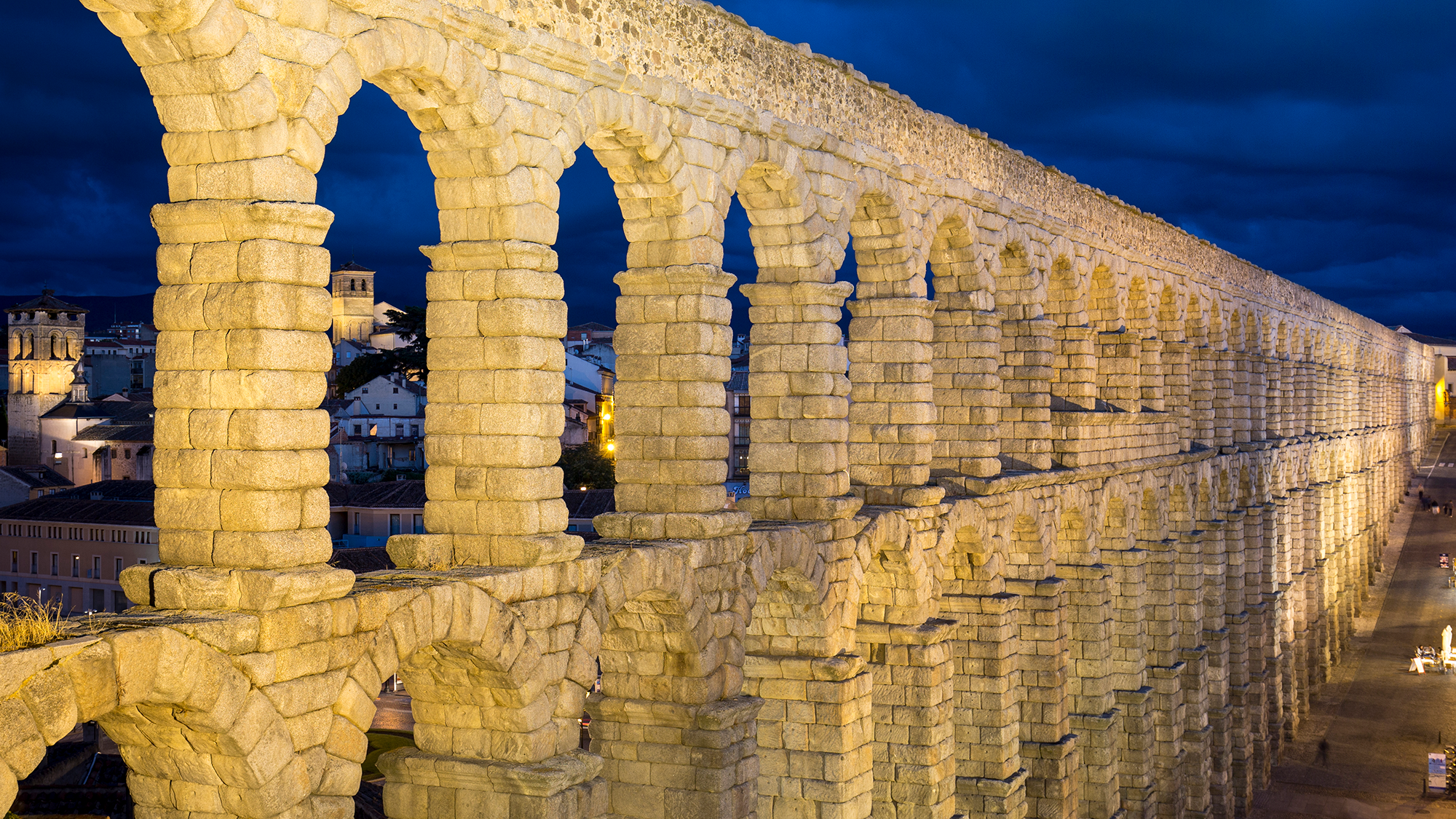 How the Romans Built Their Towering Aqueducts